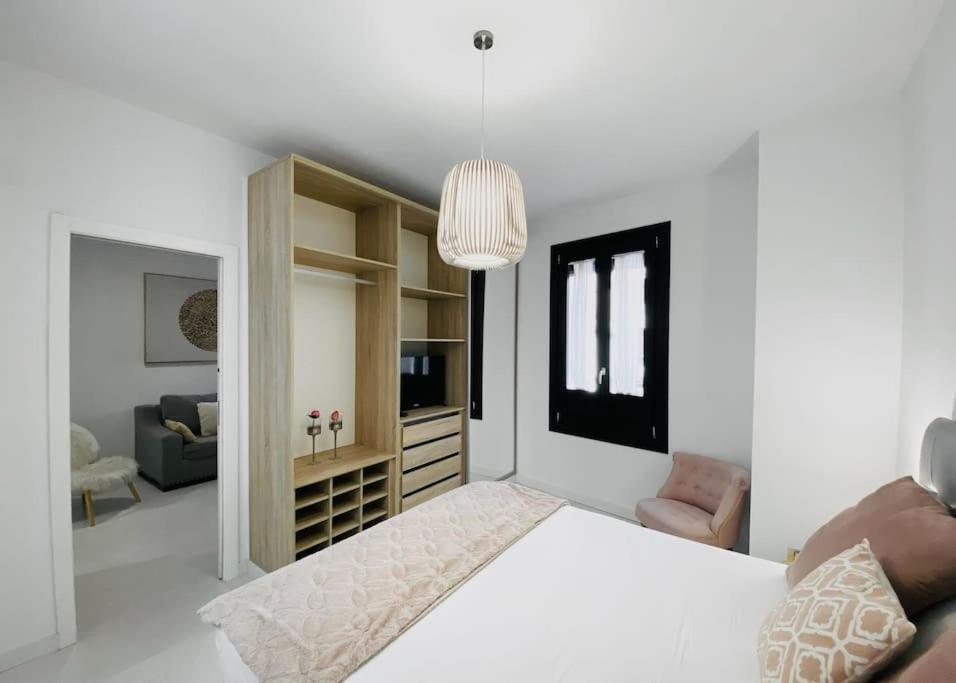 Lovely 2-Bed In Granada 1Min To Gran Via De Colon By Sharingco Bagian luar foto